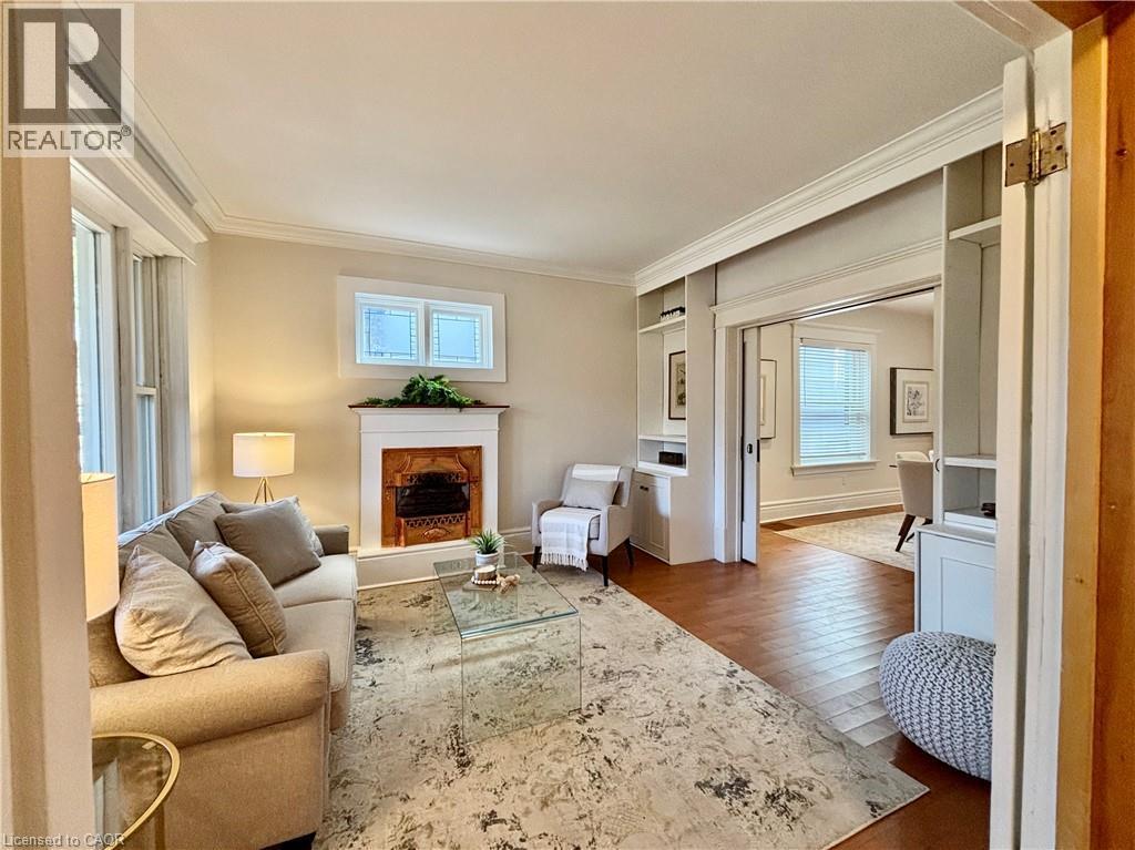 34 Menno Street, Waterloo, ON - Indoor Photo Showing Living Room With Fireplace