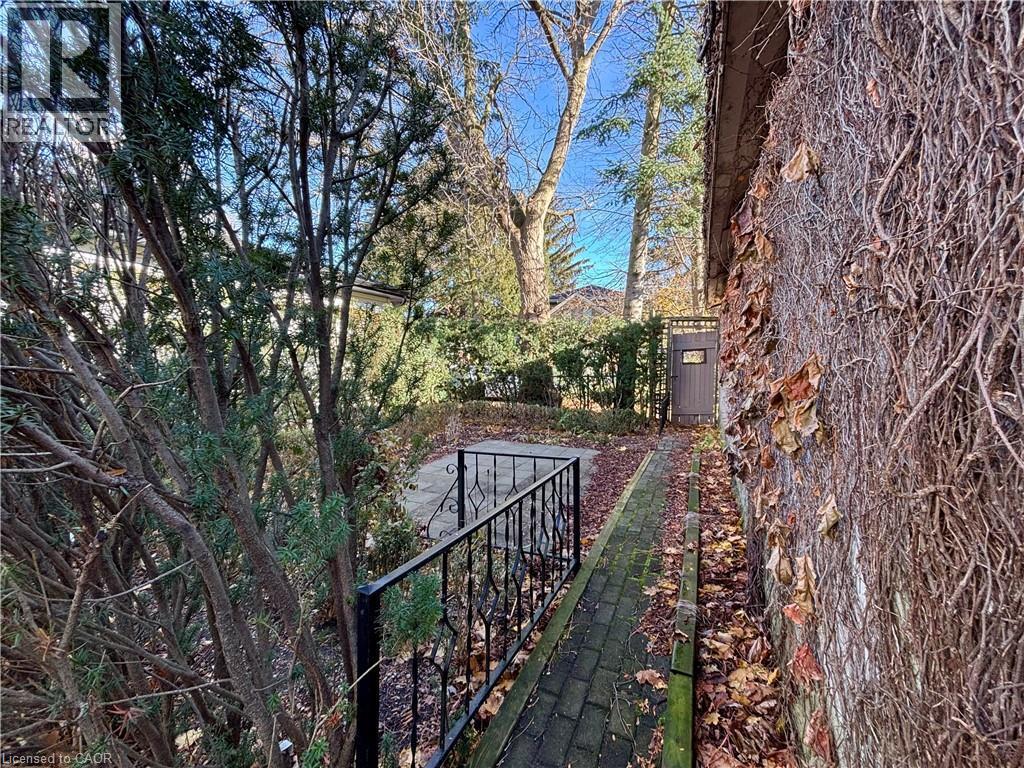 34 Menno Street, Waterloo, ON - Outdoor