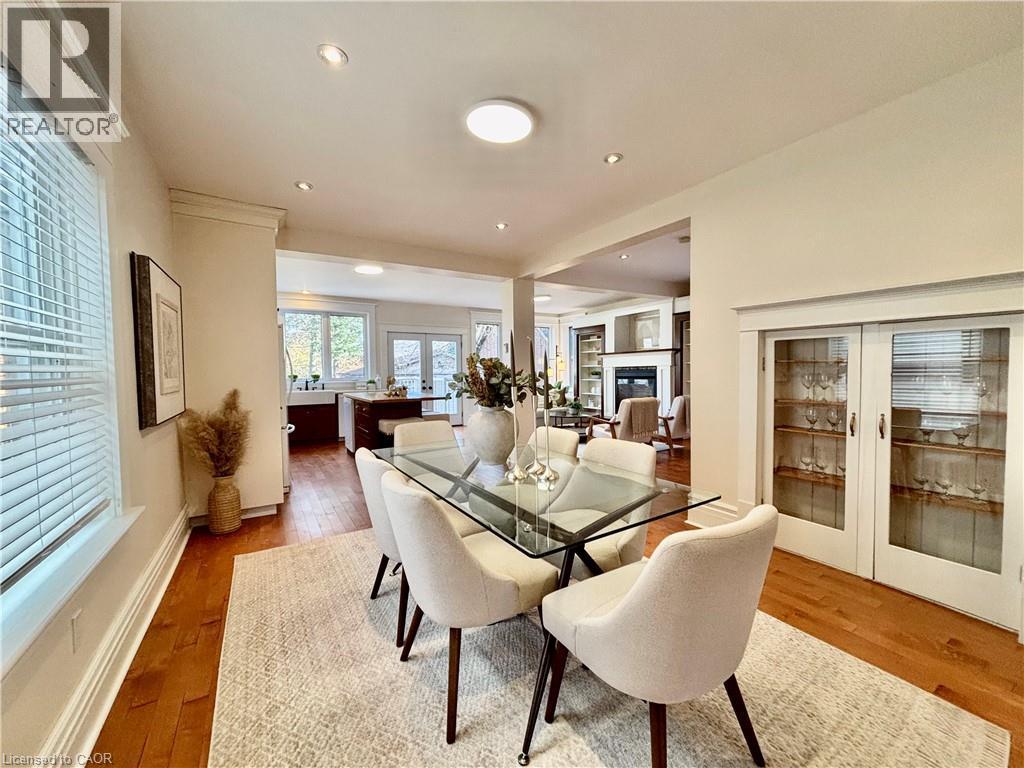 34 Menno Street, Waterloo, ON - Indoor Photo Showing Dining Room