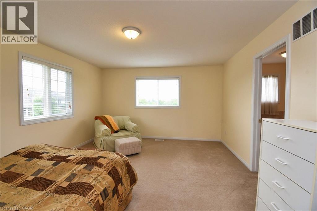 7 Southside Place Unit# 49, Hamilton, ON - Indoor Photo Showing Bedroom