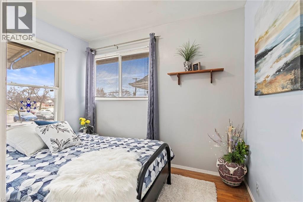 46 Adeline Avenue, Hamilton, ON - Indoor Photo Showing Bedroom