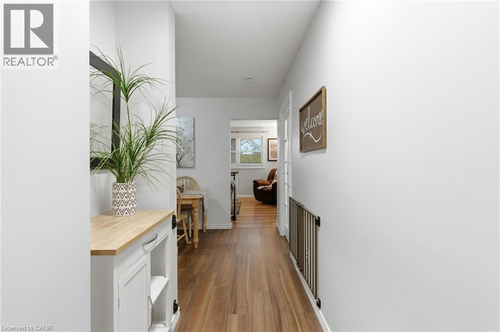 38 Golden Orchard Drive, Hamilton, ON - Indoor Photo Showing Other Room