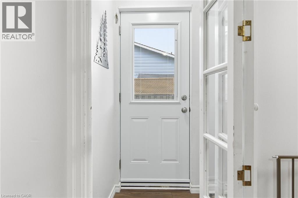 38 Golden Orchard Drive, Hamilton, ON - Indoor Photo Showing Other Room