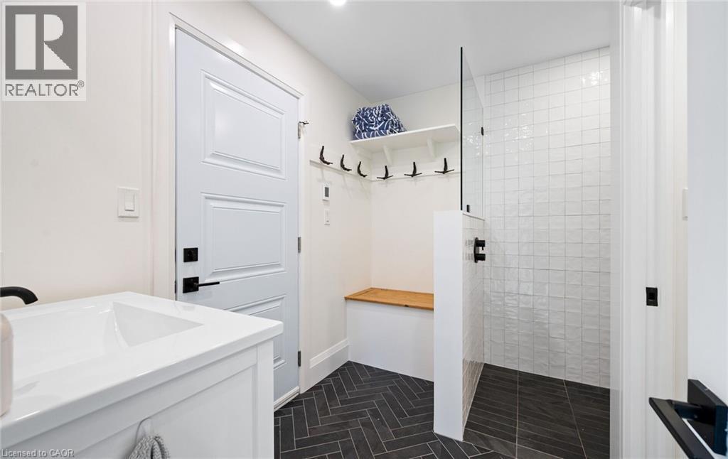 Mudroom featuring a sink - 735 George Street, Burlington, ON - Indoor Photo Showing Bathroom