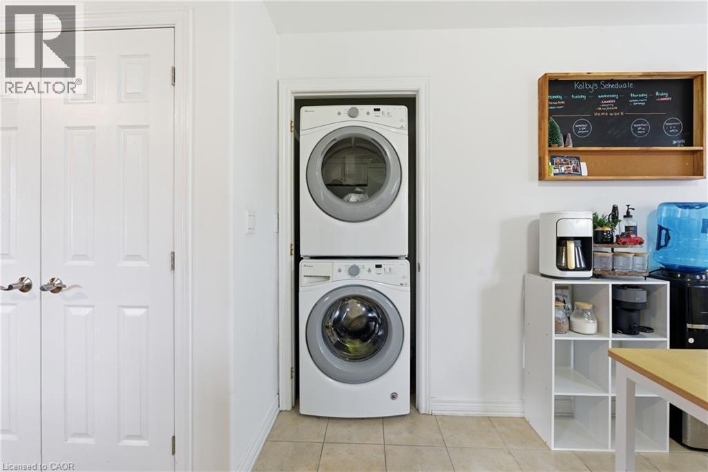 615 Southworth Street S, Welland, ON - Indoor Photo Showing Laundry Room