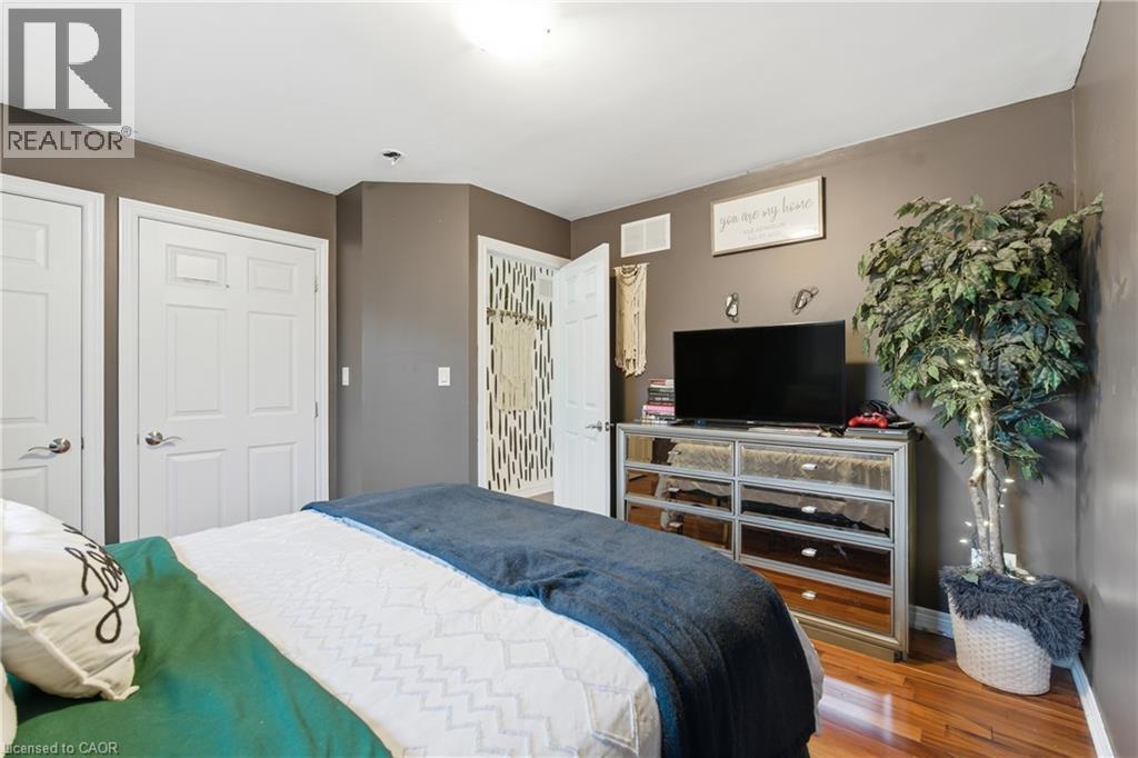 615 Southworth Street S, Welland, ON - Indoor Photo Showing Bedroom