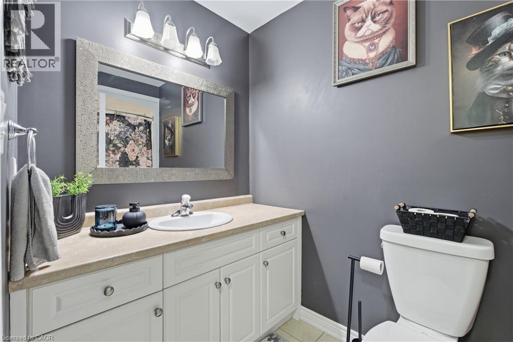 615 Southworth Street S, Welland, ON - Indoor Photo Showing Bathroom
