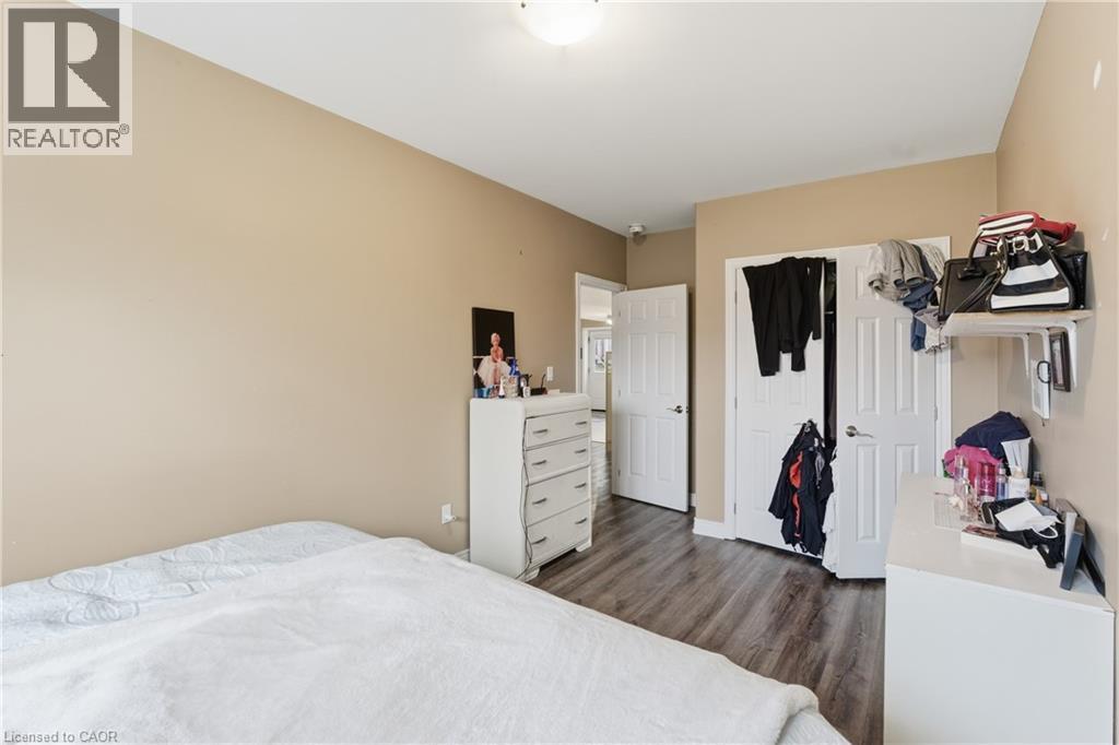 615 Southworth Street S, Welland, ON - Indoor Photo Showing Bedroom
