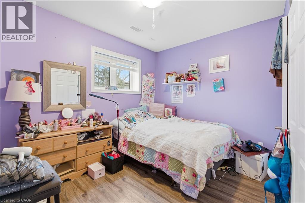 615 Southworth Street S, Welland, ON - Indoor Photo Showing Bedroom