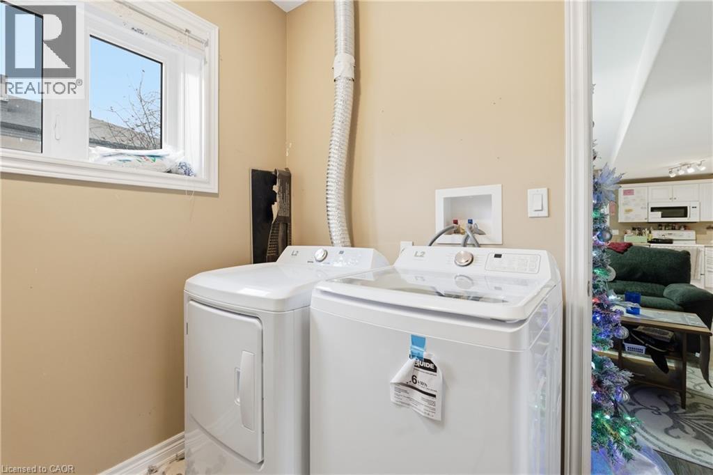 615 Southworth Street S, Welland, ON - Indoor Photo Showing Laundry Room