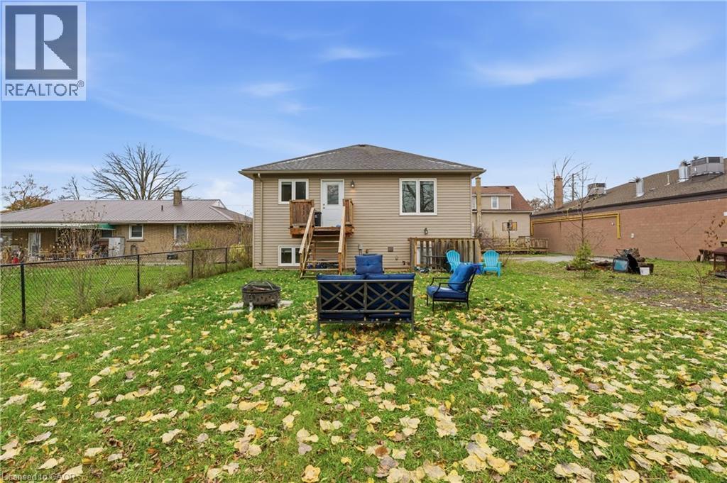615 Southworth Street S, Welland, ON - Outdoor With Backyard