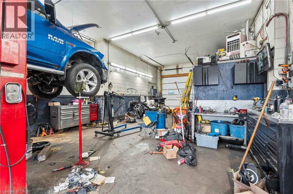 246 Mary Street, Hamilton, ON - Indoor Photo Showing Garage