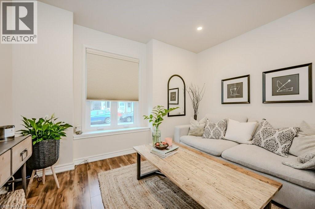 63 Beechwood Avenue, Hamilton, ON - Indoor Photo Showing Living Room