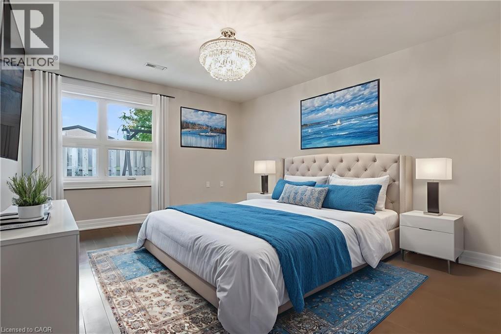 47 Szollosy Circle, Hamilton, ON - Indoor Photo Showing Bedroom