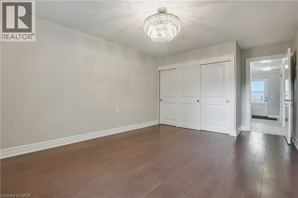 47 Szollosy Circle, Hamilton, ON - Indoor Photo Showing Other Room