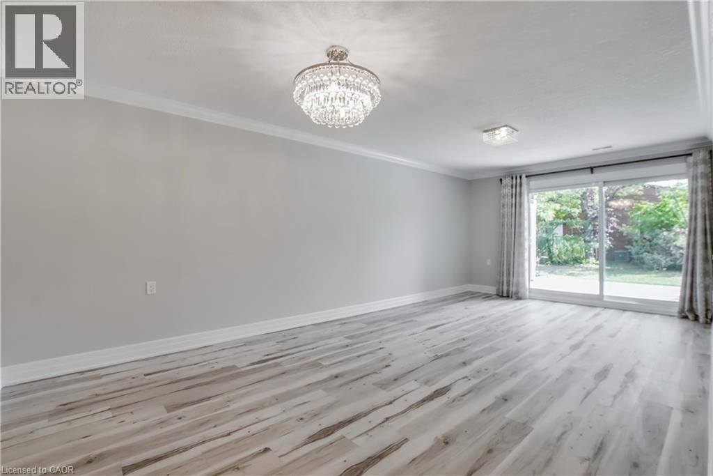 47 Szollosy Circle, Hamilton, ON - Indoor Photo Showing Other Room