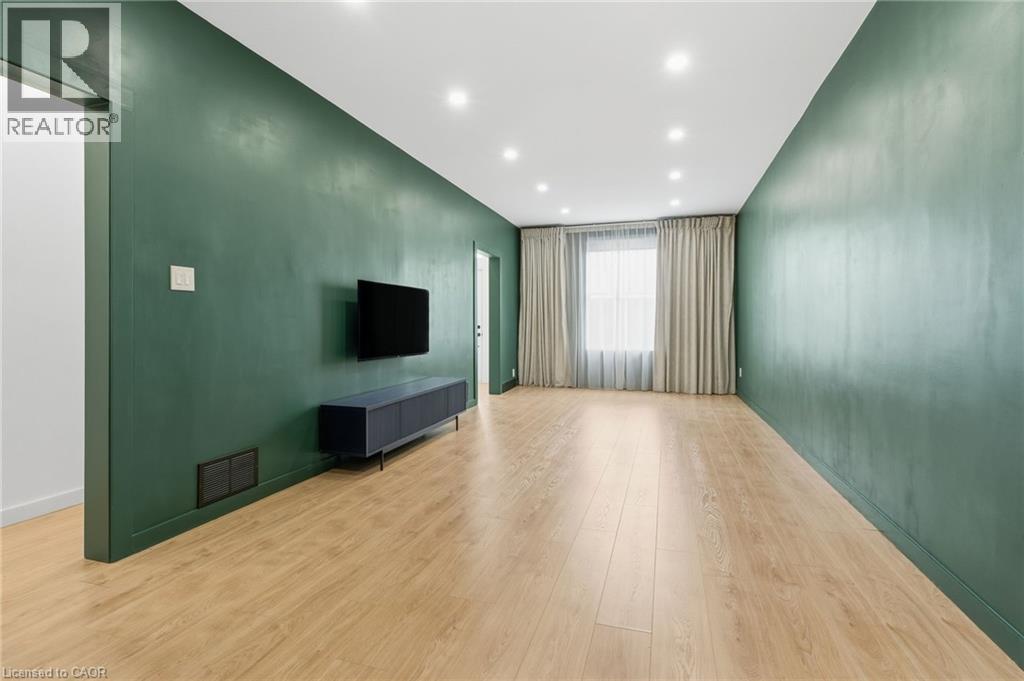 273 Robert Street, Hamilton, ON - Indoor Photo Showing Other Room