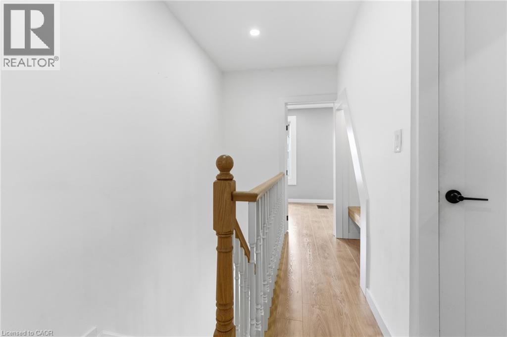 273 Robert Street, Hamilton, ON - Indoor Photo Showing Other Room