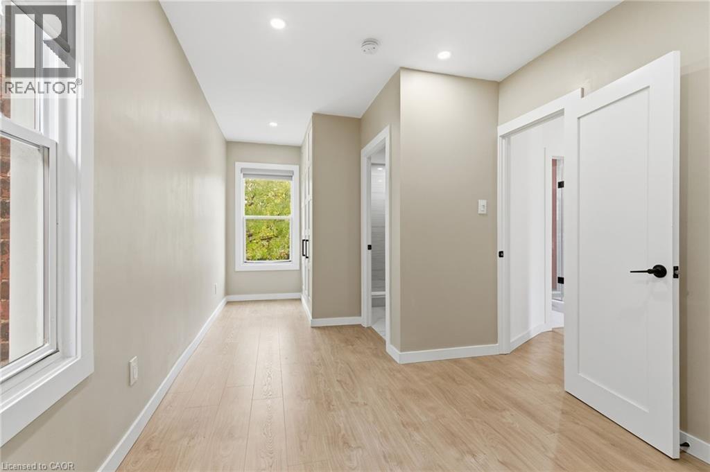 273 Robert Street, Hamilton, ON - Indoor Photo Showing Other Room