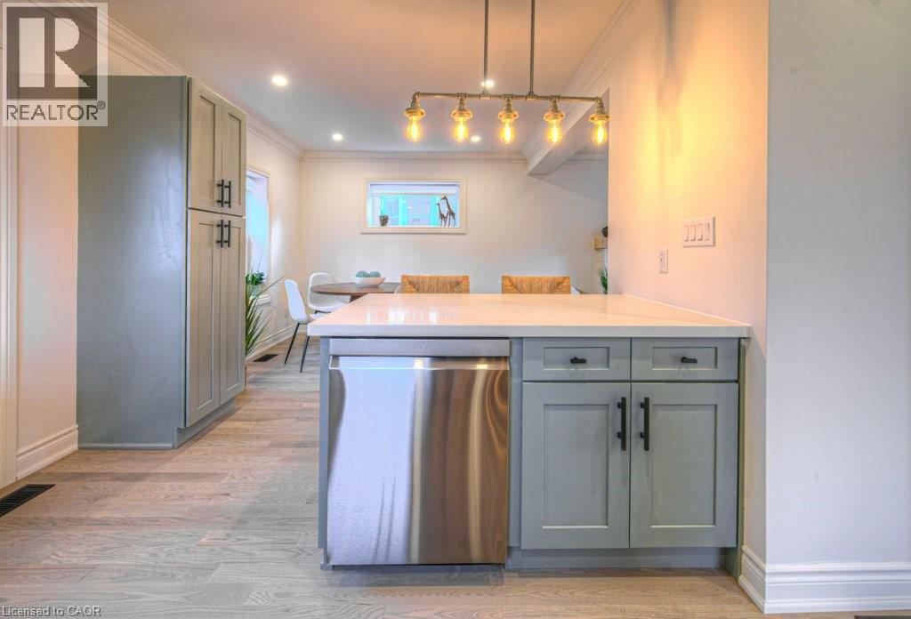 30 Dunbar Road S, Waterloo, ON - Indoor