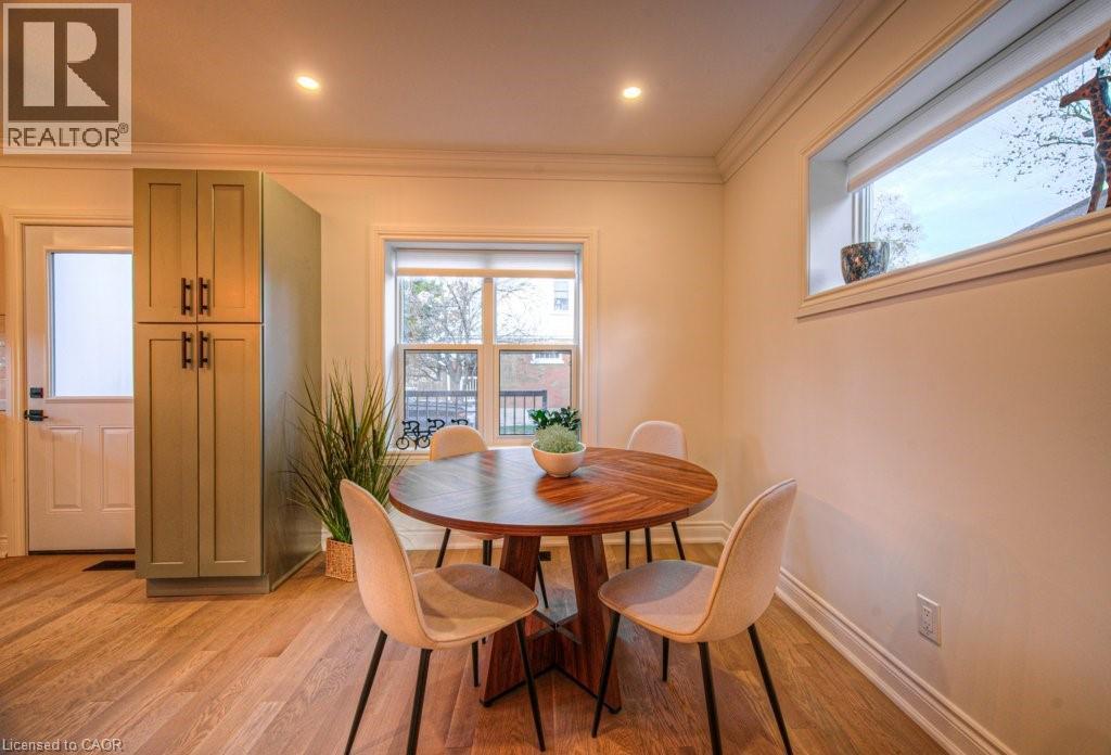 30 Dunbar Road S, Waterloo, ON - Indoor Photo Showing Dining Room