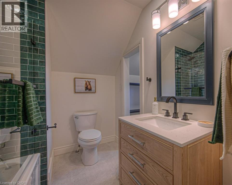 30 Dunbar Road S, Waterloo, ON - Indoor Photo Showing Bathroom