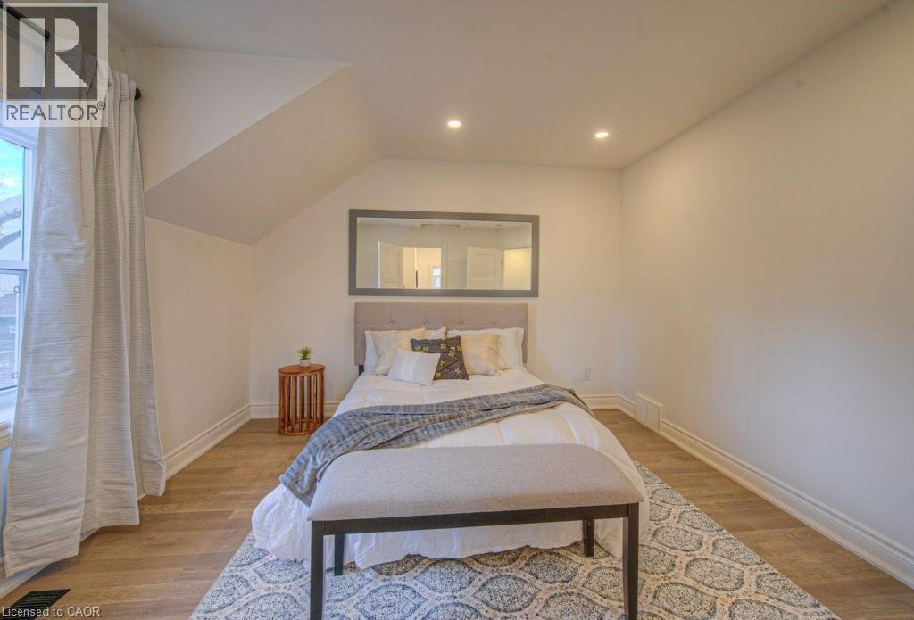 30 Dunbar Road S, Waterloo, ON - Indoor Photo Showing Bedroom