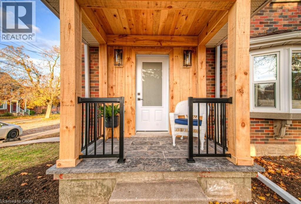 30 Dunbar Road S, Waterloo, ON - Outdoor