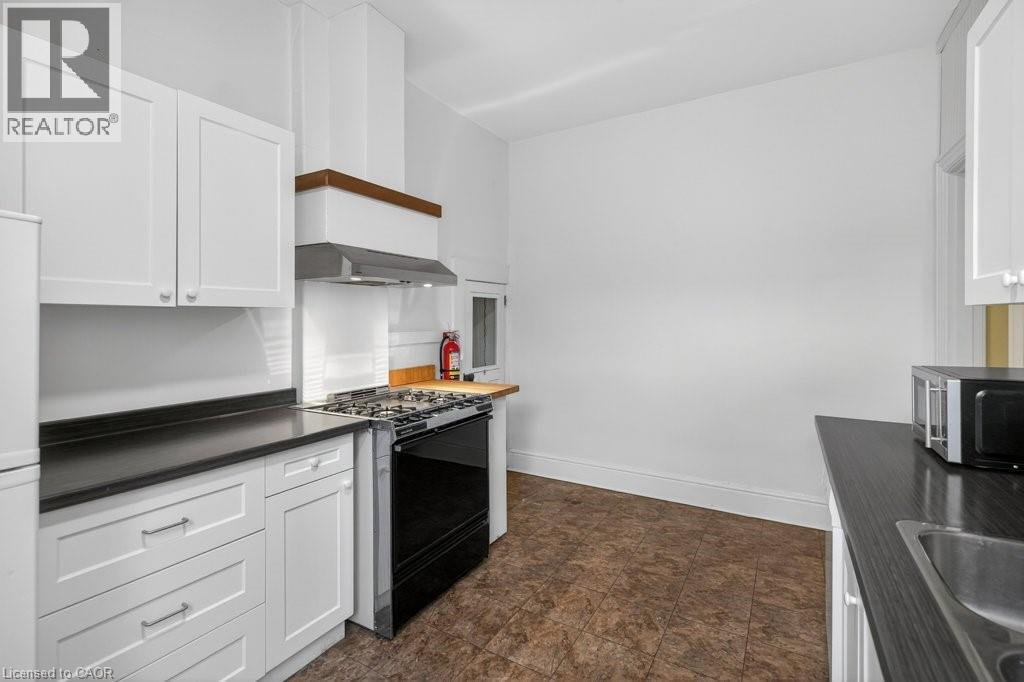 282 Main Street W, Hamilton, ON - Indoor Photo Showing Kitchen