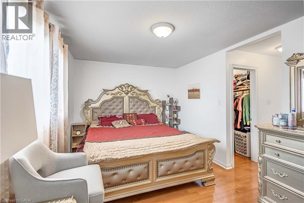 16 Jessica Street, Hamilton, ON - Indoor Photo Showing Bedroom