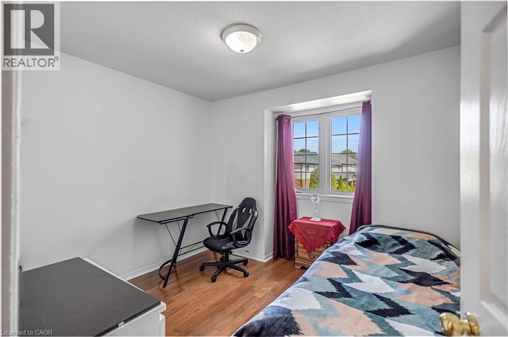 16 Jessica Street, Hamilton, ON - Indoor Photo Showing Bedroom