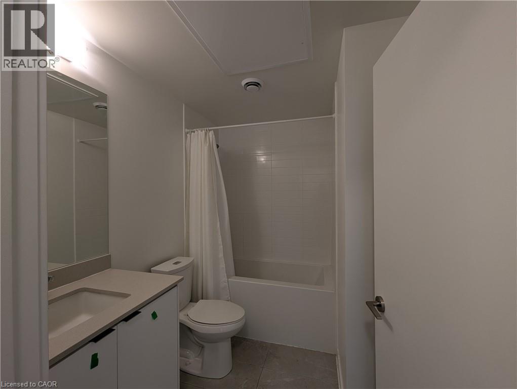 55 Duke Street W Unit# 2106, Kitchener, ON - Indoor Photo Showing Bathroom