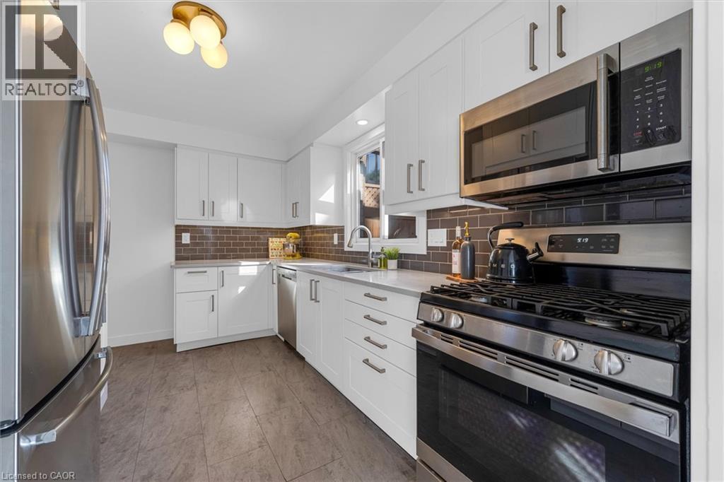 1500 Riley Avenue, Burlington, ON - Indoor Photo Showing Kitchen