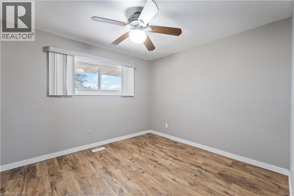 90 Rainbow Drive, Hamilton, ON - Indoor Photo Showing Other Room