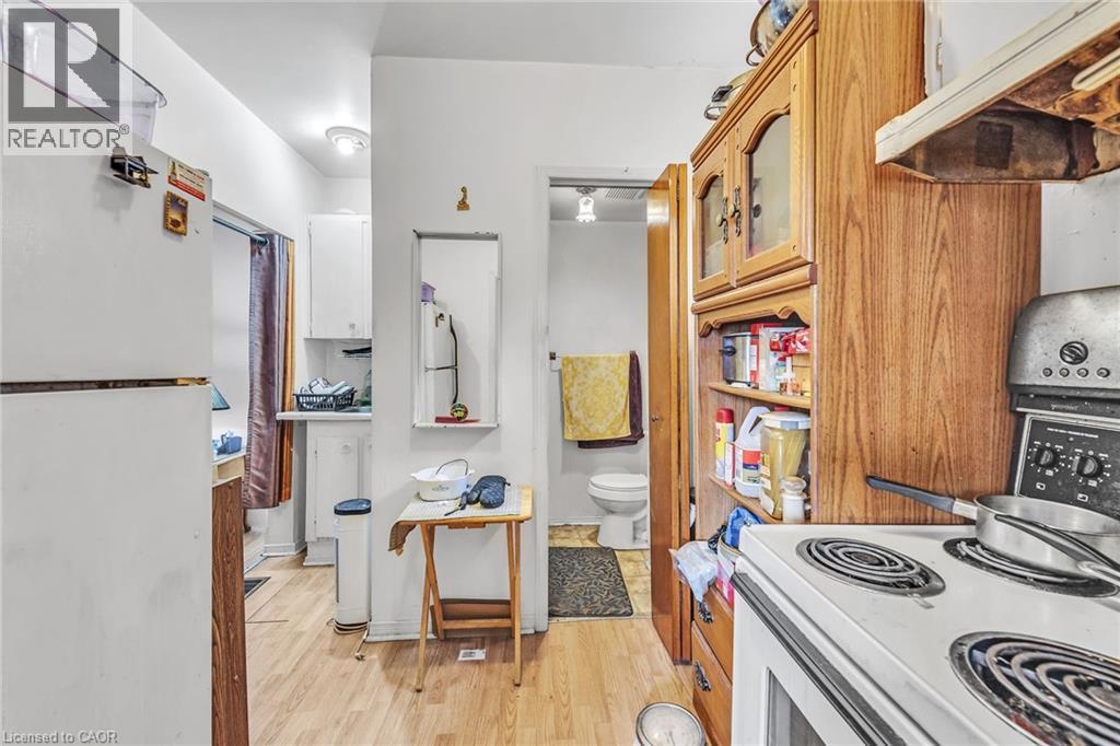 1367 Cannon Street E, Hamilton, ON - Indoor Photo Showing Kitchen