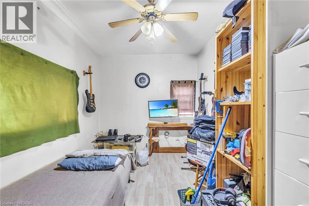 1367 Cannon Street E, Hamilton, ON - Indoor