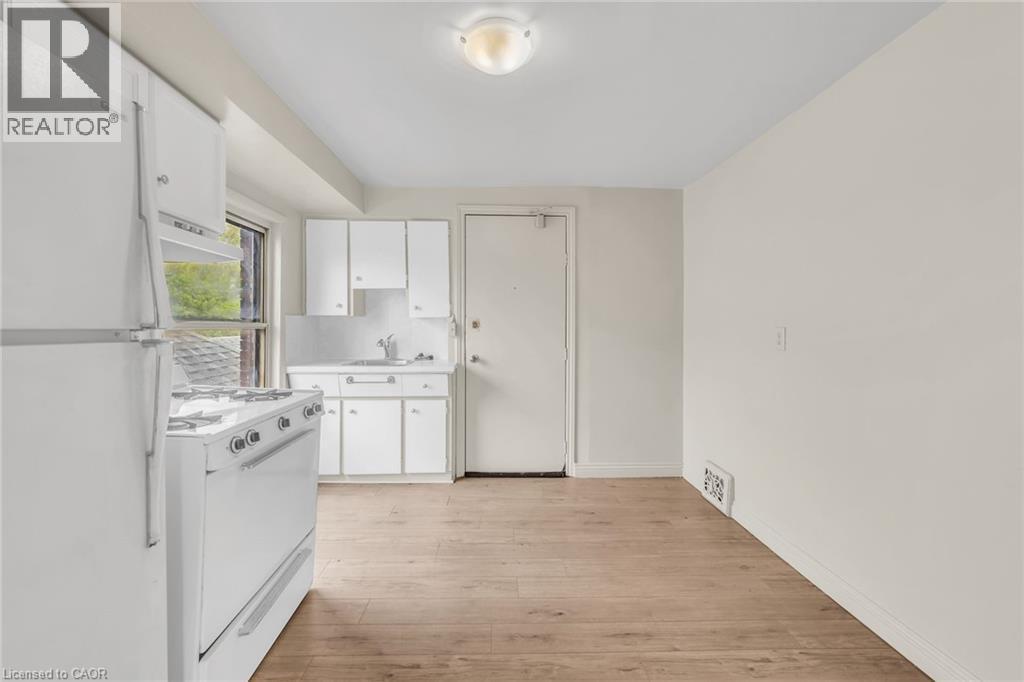 1367 Cannon Street E, Hamilton, ON - Indoor Photo Showing Kitchen