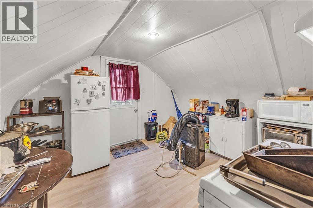 1367 Cannon Street E, Hamilton, ON - Indoor