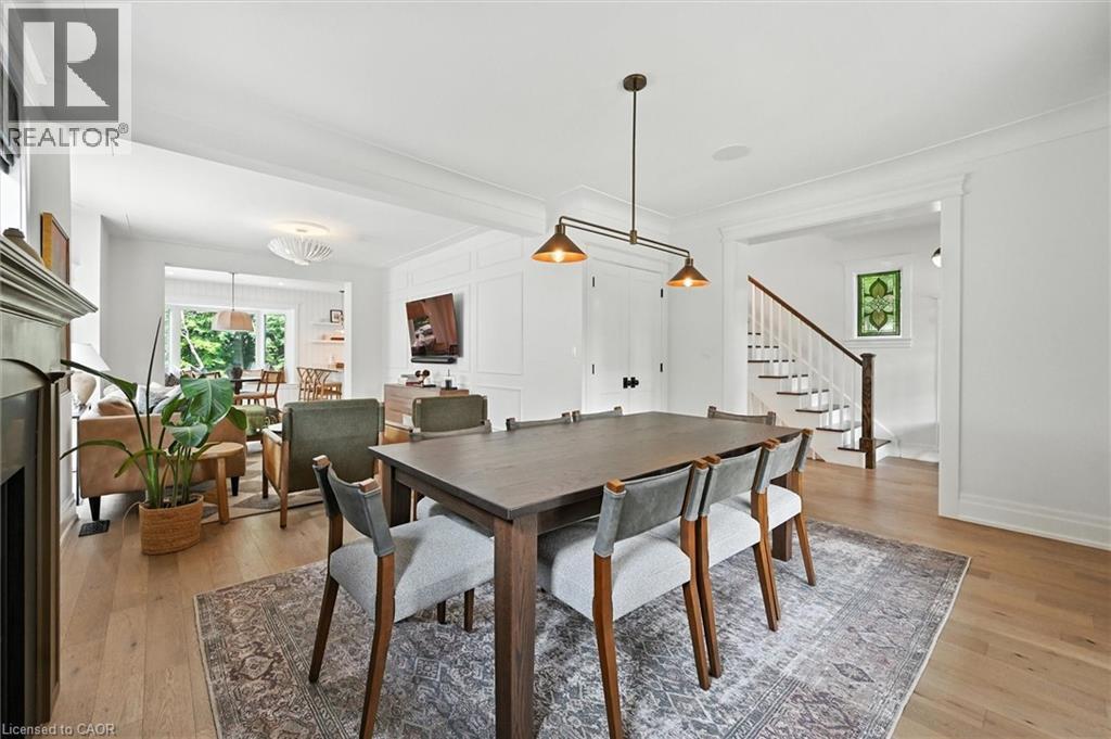 112 Chedoke Avenue, Hamilton, ON - Indoor Photo Showing Dining Room