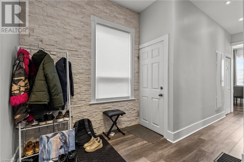 181 West Avenue N, Hamilton, ON - Indoor Photo Showing Other Room