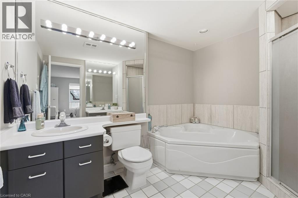 430 Pearl Street Unit# 403, Burlington, ON - Indoor Photo Showing Bathroom