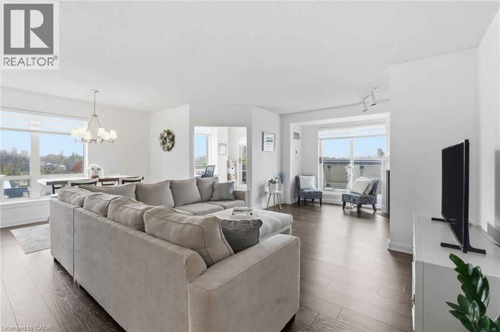 430 Pearl Street Unit# 403, Burlington, ON - Indoor Photo Showing Living Room