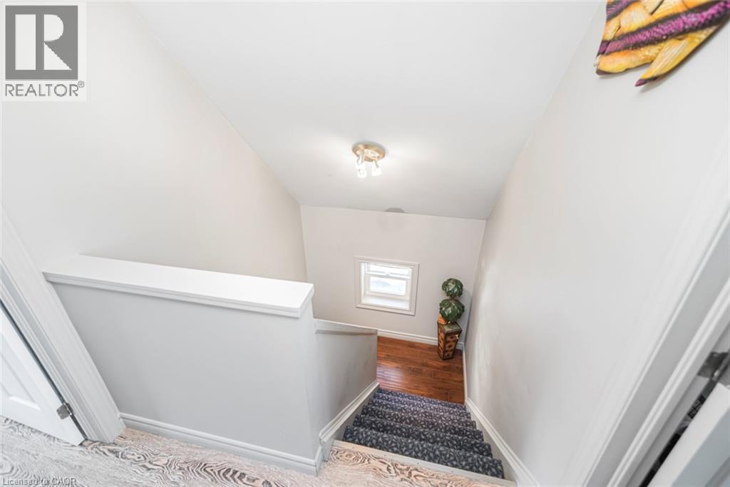 Stair well leading to second floor - 199 Kimberly Drive, Hamilton, ON - Indoor Photo Showing Other Room