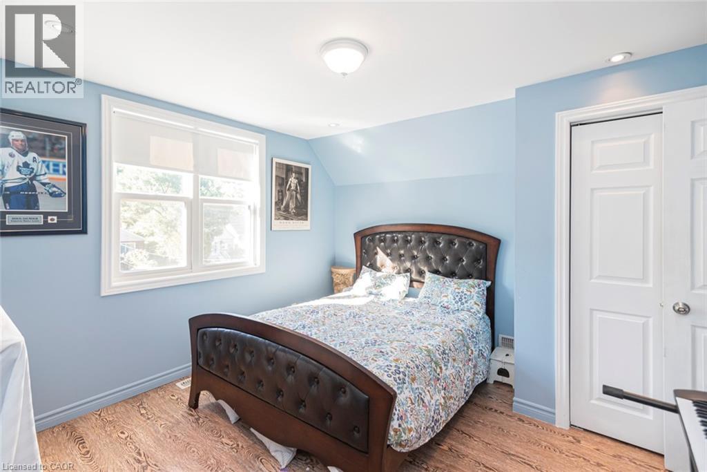 Second floor bedroom - 199 Kimberly Drive, Hamilton, ON - Indoor Photo Showing Bedroom