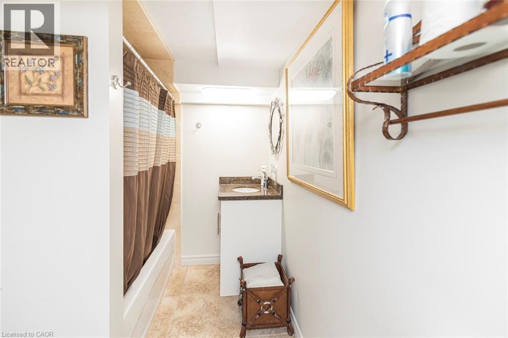Lower level bathroom - 199 Kimberly Drive, Hamilton, ON - Indoor Photo Showing Other Room