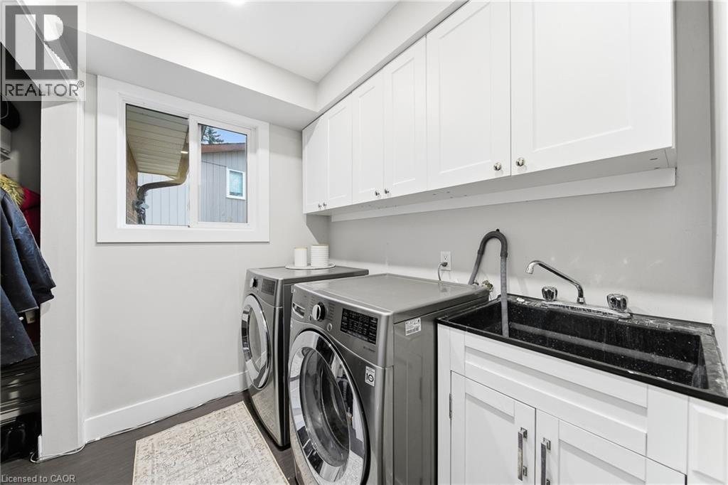 23 Stonegate Drive, Kitchener, ON - Indoor Photo Showing Laundry Room