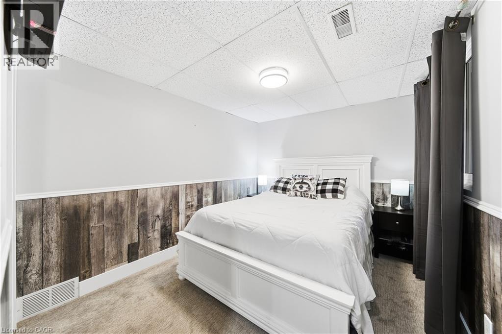 23 Stonegate Drive, Kitchener, ON - Indoor Photo Showing Bedroom