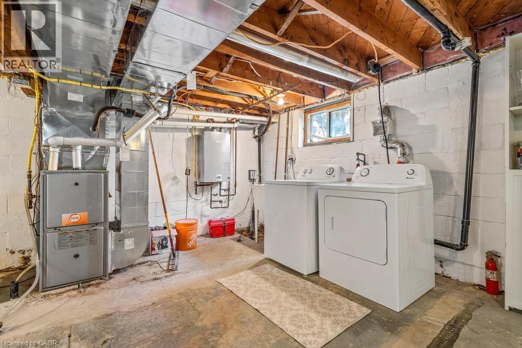 198 Homewood Avenue, Hamilton, ON - Indoor Photo Showing Laundry Room
