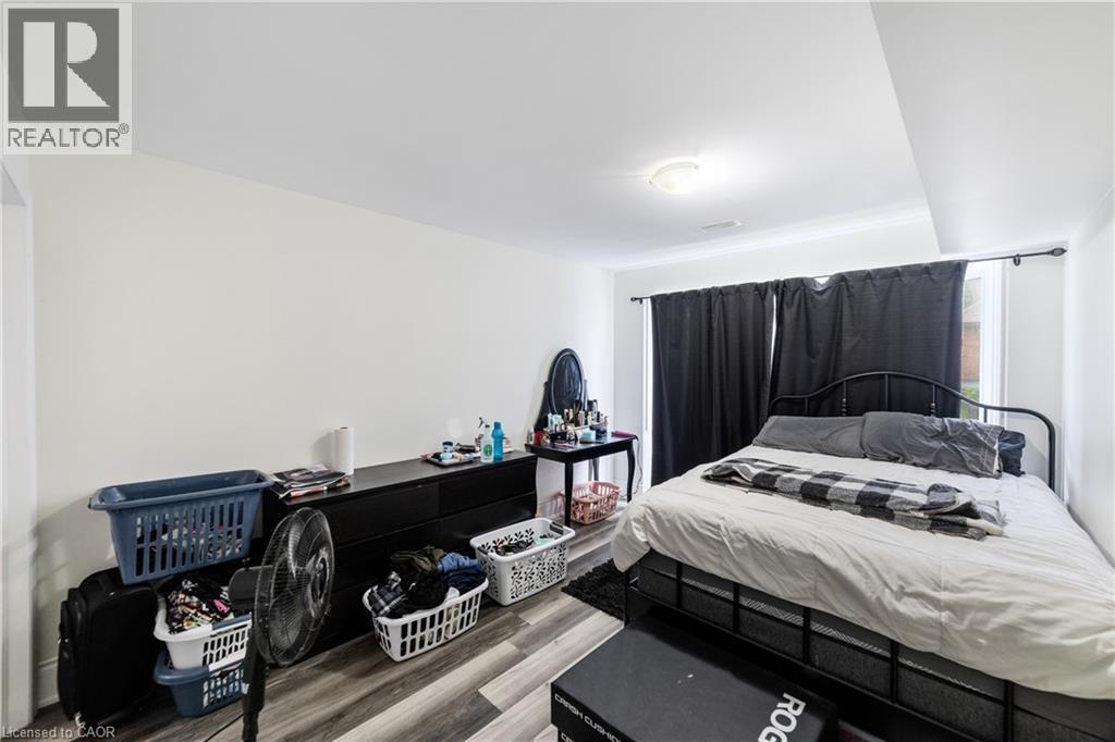 220 Caroline Street S, Hamilton, ON - Indoor Photo Showing Bedroom