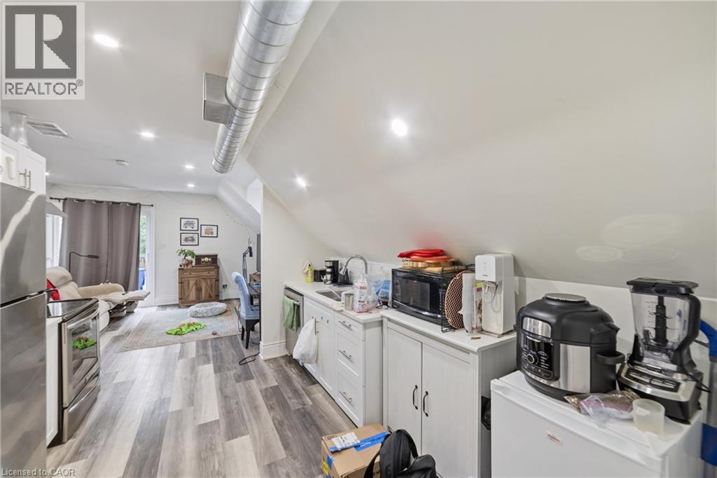 220 Caroline Street S, Hamilton, ON - Indoor